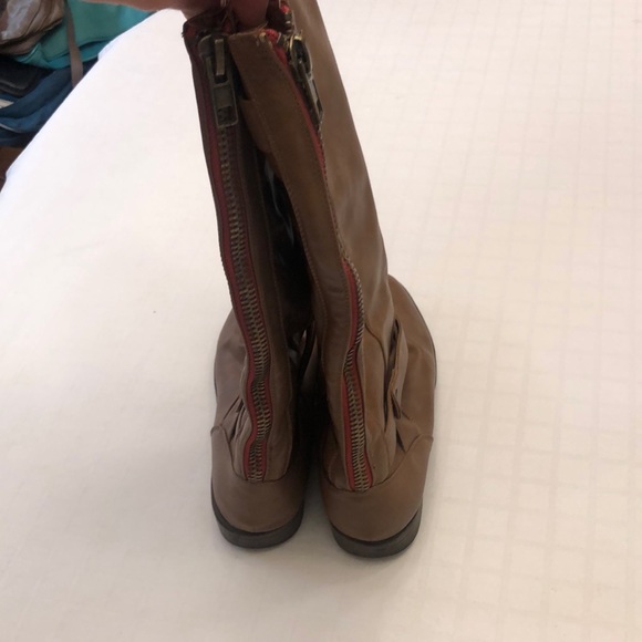 Boots - Picture 2 of 3